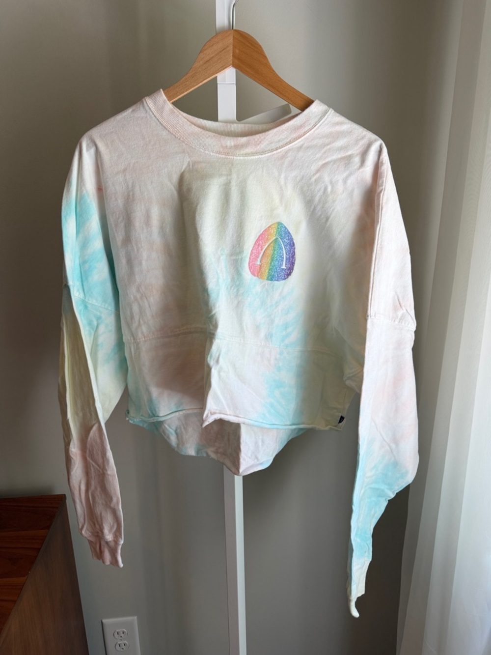 Disney Aulani Tie-Dye Aloha Pastel Cropped Spirt Jersey with Rainbow Motif Large